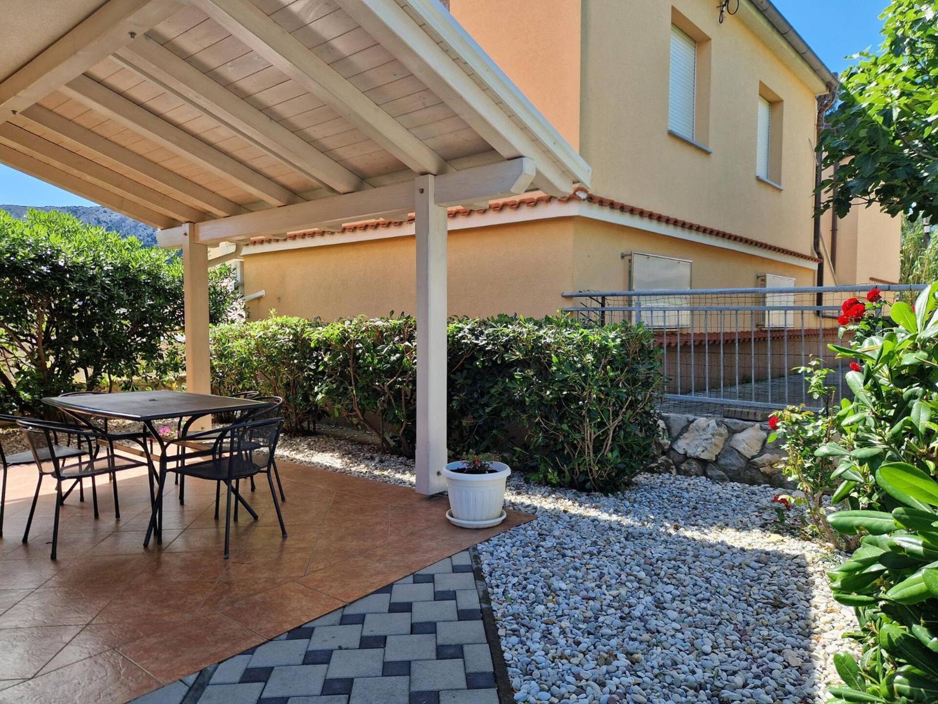 Guest house Aquarium Baska (Krk)